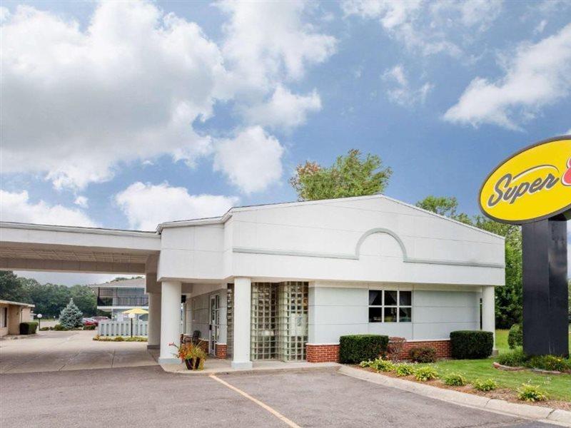 Super 8 By Wyndham Stevensville St Joseph Bagian luar foto
