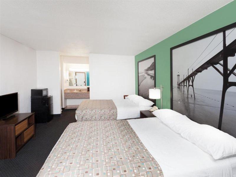 Super 8 By Wyndham Stevensville St Joseph Bagian luar foto
