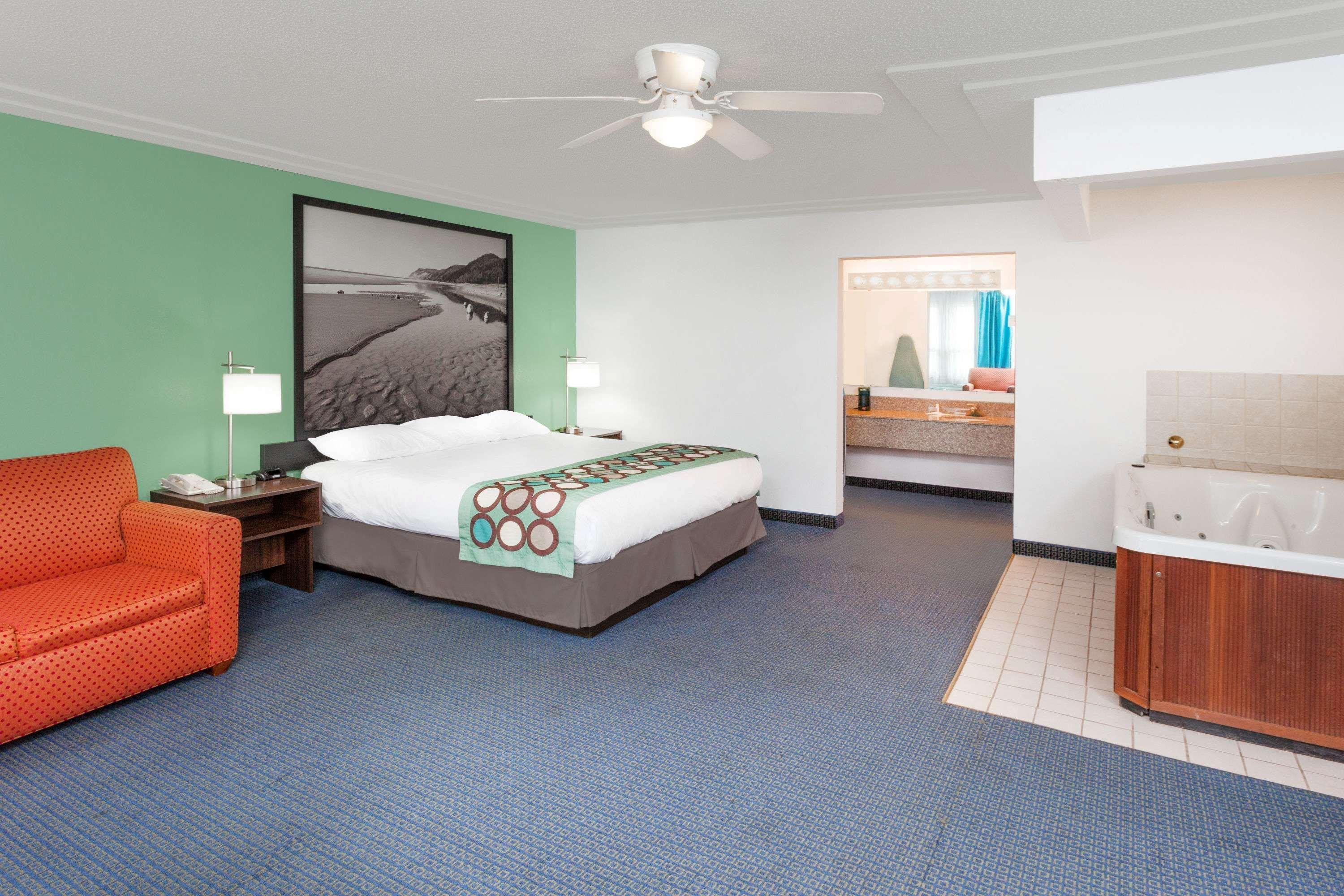 Super 8 By Wyndham Stevensville St Joseph Bagian luar foto
