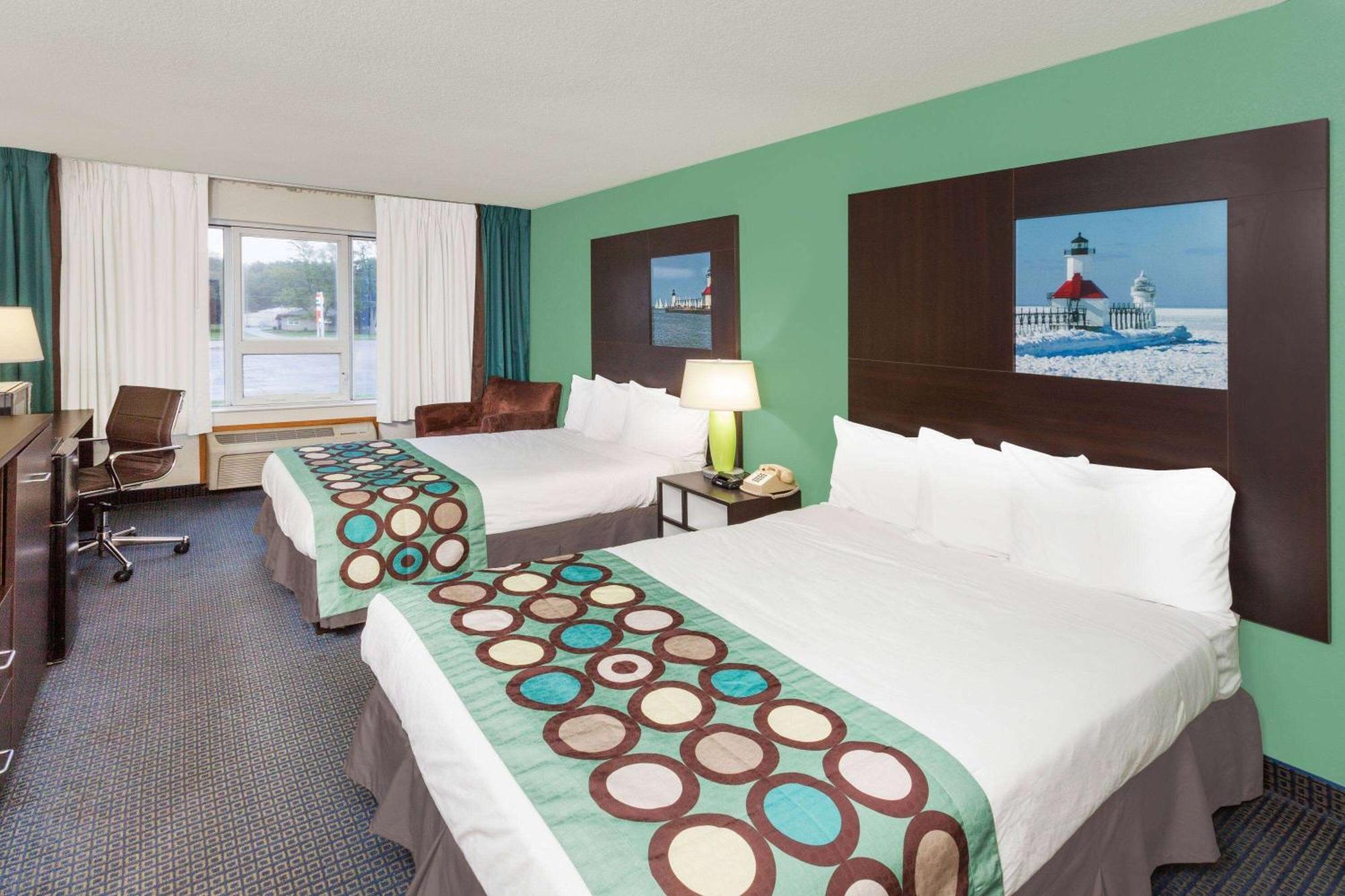 Super 8 By Wyndham Stevensville St Joseph Bagian luar foto