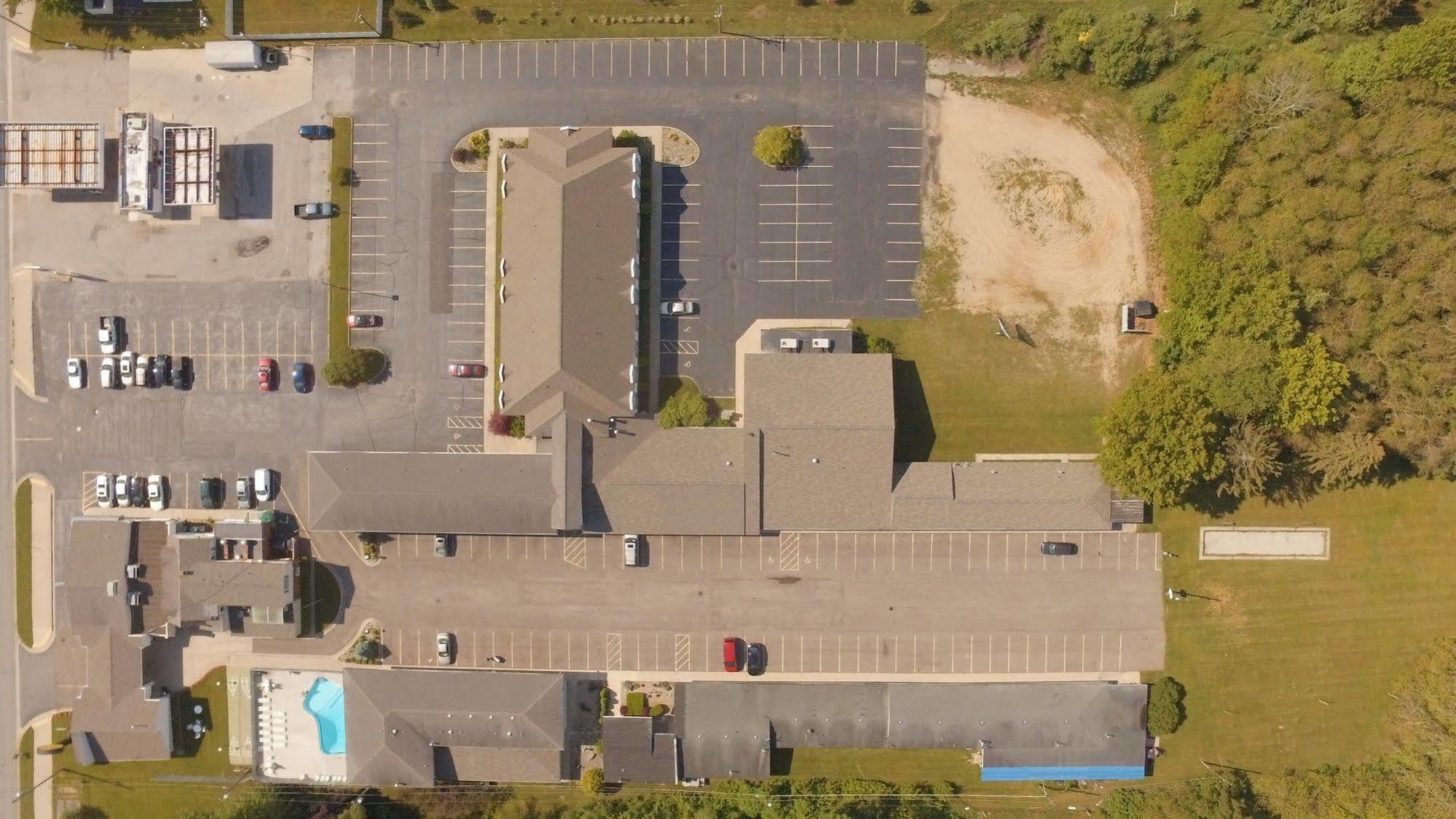 Super 8 By Wyndham Stevensville St Joseph Bagian luar foto